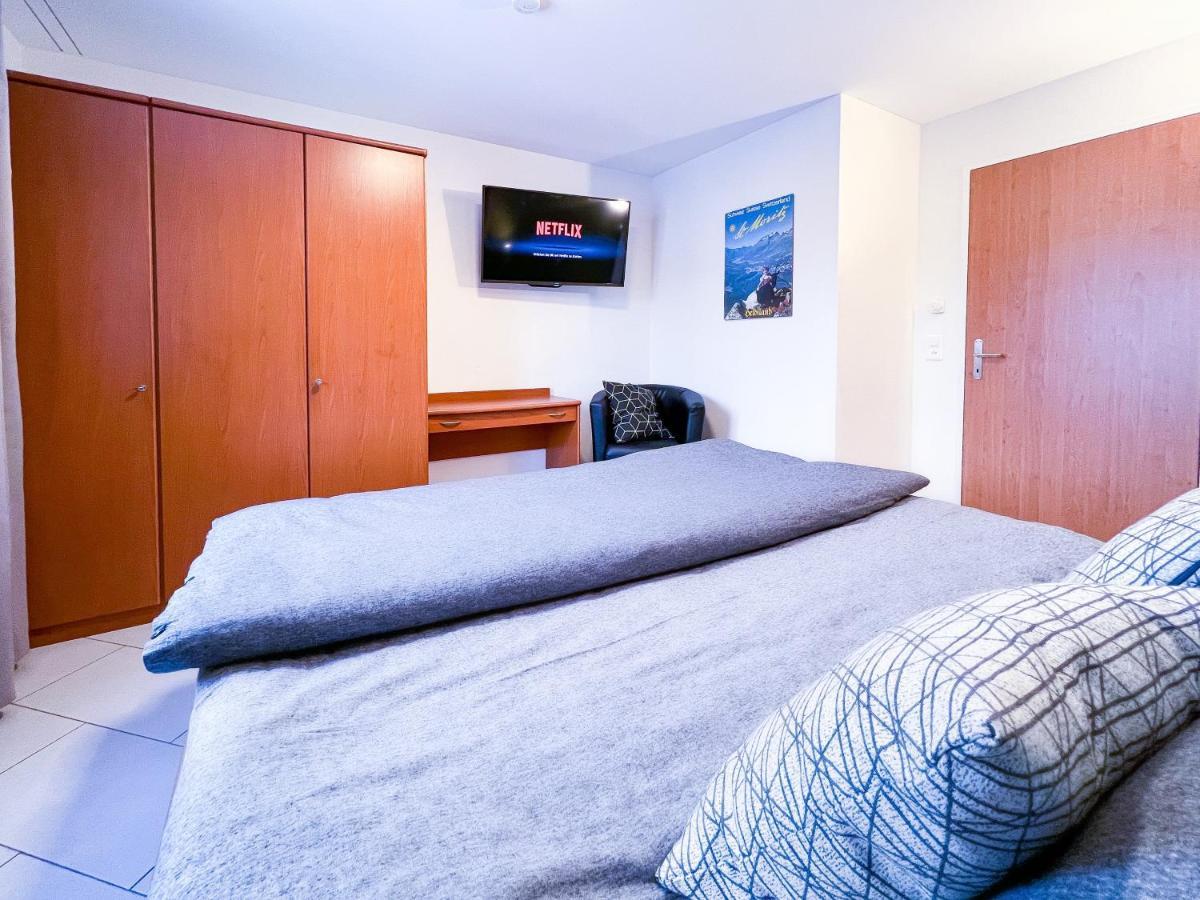 Swissme - 100qm - Balkon - 2 Baeder - Parkplatz - Fussbodenheizung * Saint-Moritz
