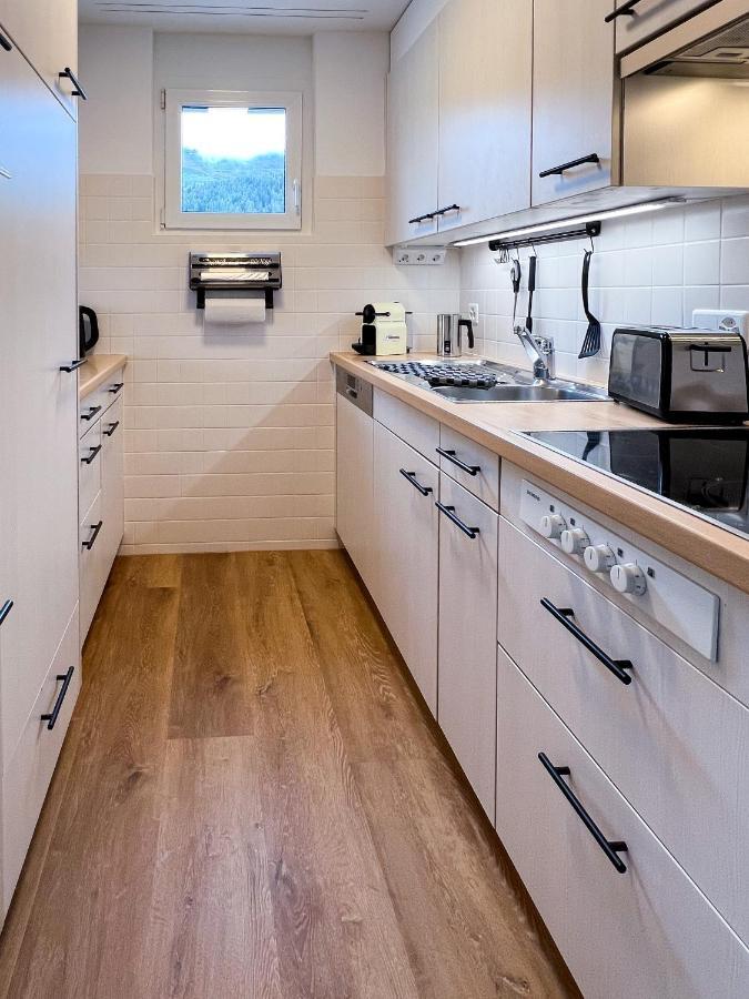 Swissme - 100qm - Balkon - 2 Baeder - Parkplatz - Fussbodenheizung *